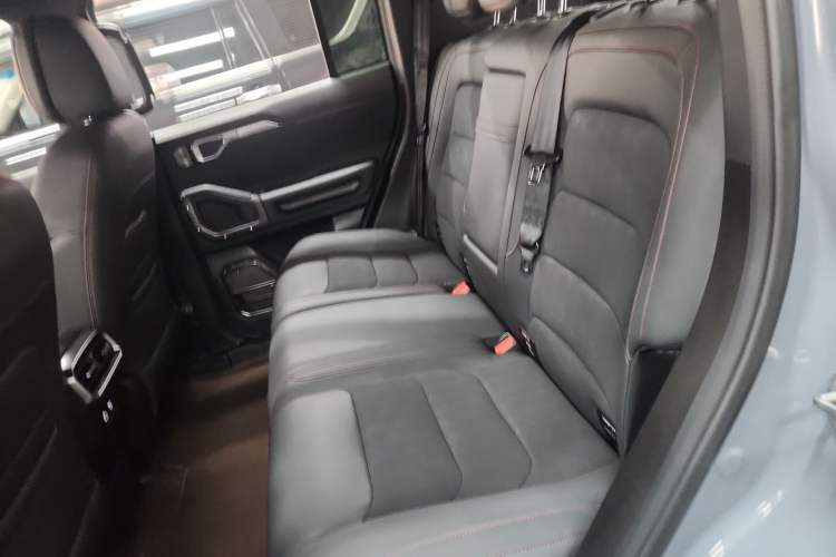 Used JETOUR Traveler 2023 2.0T All-Wheel Drive CrossPRO+ Left Rear Seat