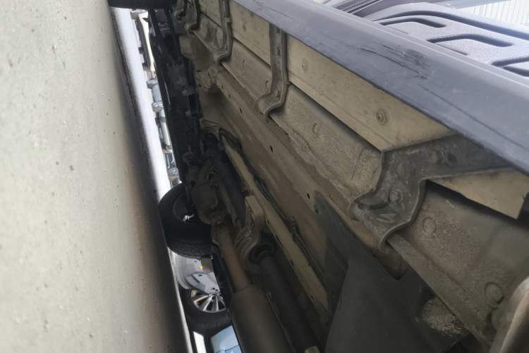 Used JETOUR Traveler 2023 2.0T All-Wheel Drive Conquer PRO Left Side Sill