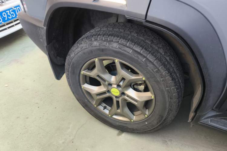 Used JETOUR Traveler 2023 2.0T All-Wheel Drive Conquer PRO Right Rear Wheel Hub