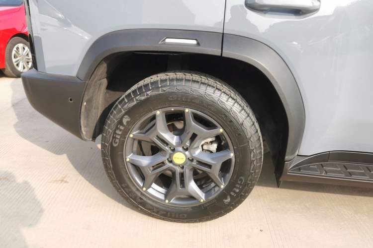 Used JETOUR Traveler 2023 2.0T All-Wheel Drive CrossPRO+ Right Rear Wheel Hub