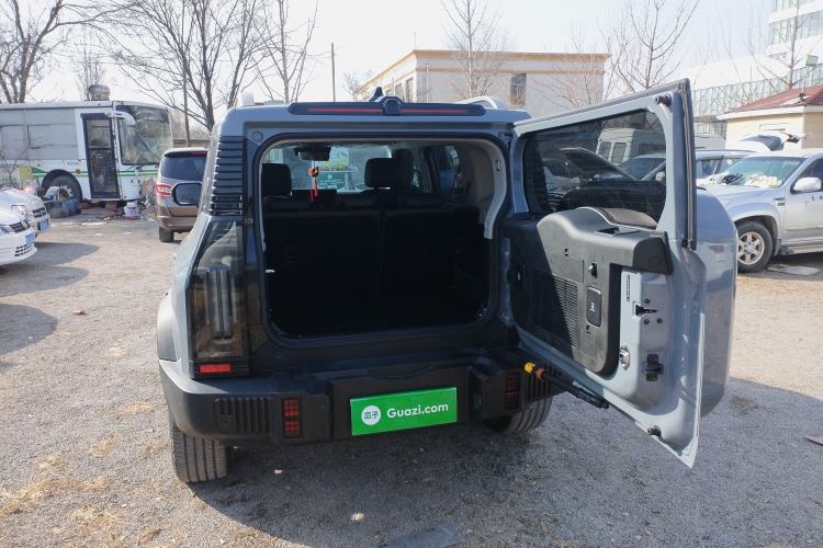 Used JETOUR Traveler 2023 2.0T All-Wheel-Drive CrossPRO Trunk