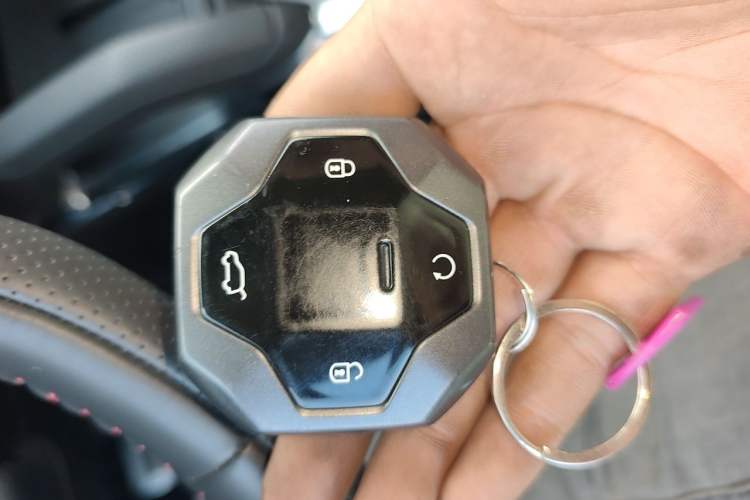 Used JETOUR Traveler 2023 2.0T All-Wheel-Drive CrossPRO Vehicle Key
