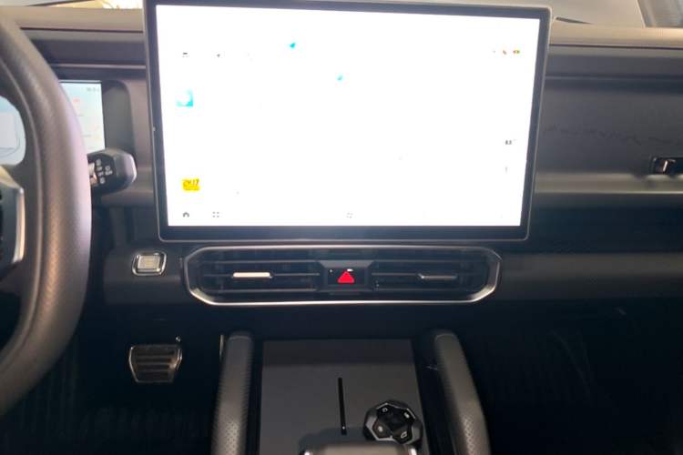 Used JETOUR Traveler 2023 2.0T All-Wheel-Drive Crosser Audio And AC Panel