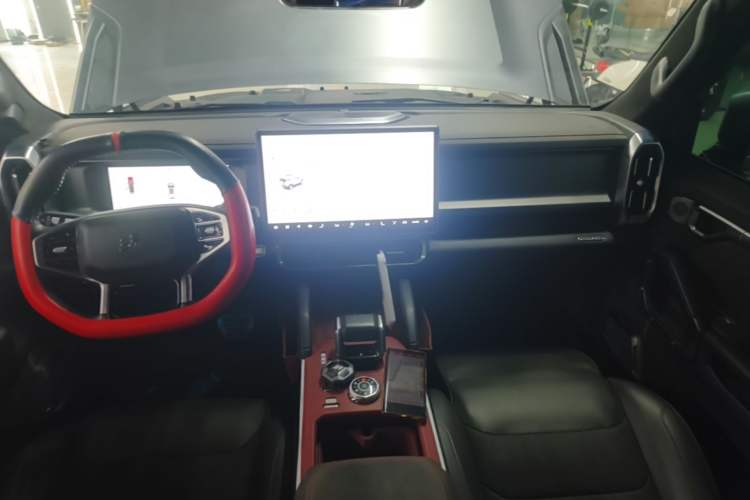 Used JETOUR Traveler 2023 2.0T All-Wheel-Drive CrossPRO Center Console