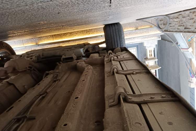 Used JETOUR Traveler 2023 1.5T Two-Wheel Drive Discovery PRO Chassis Rear Left