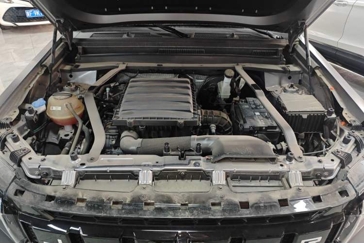 Used JETOUR Traveler 2023 2.0T All-Wheel-Drive CrossPRO Engine Bay