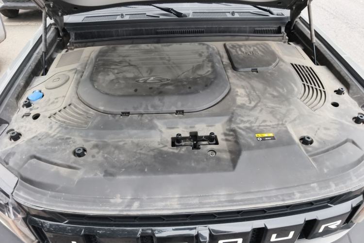 Used JETOUR Traveler 2023 2.0T All-Wheel-Drive CrossPRO Engine Bay