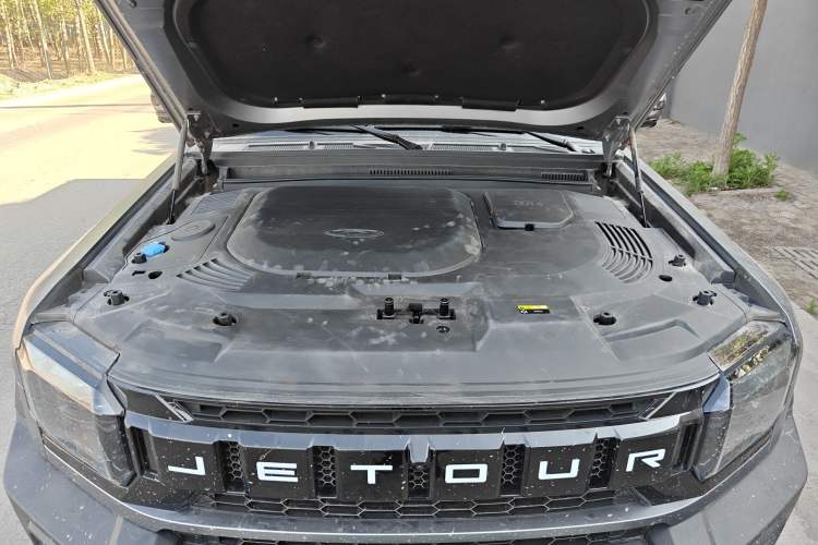 Used JETOUR Traveler 2023 2.0T All-Wheel-Drive CrossPRO Engine Bay