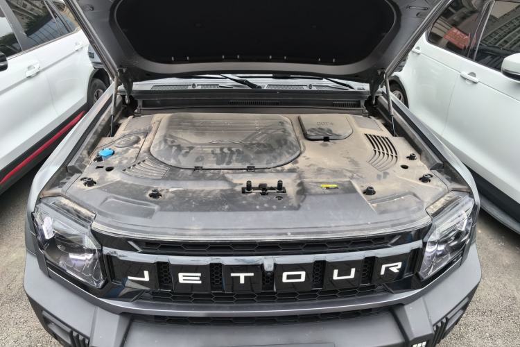 Used JETOUR Traveler 2023 2.0T All-Wheel-Drive CrossPRO Engine Bay