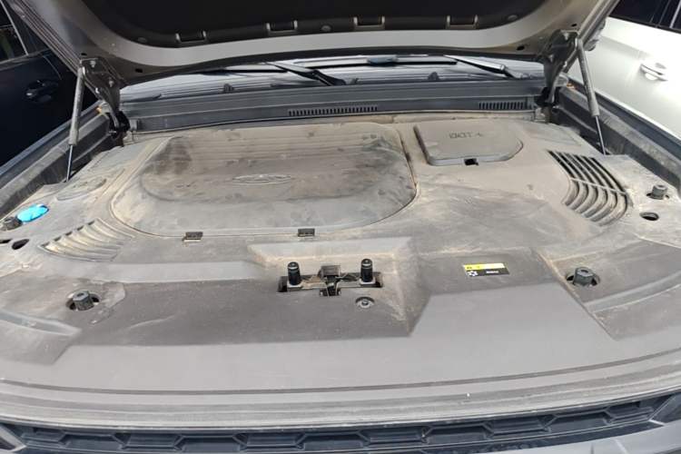 Used JETOUR Traveler 2023 2.0T All-Wheel-Drive CrossPRO Engine Bay