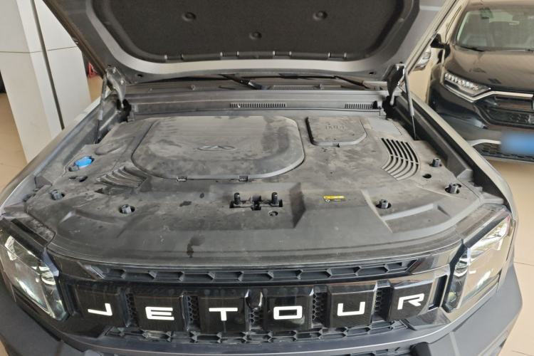 Used JETOUR Traveler 2023 2.0T All-Wheel-Drive CrossPRO Engine Bay