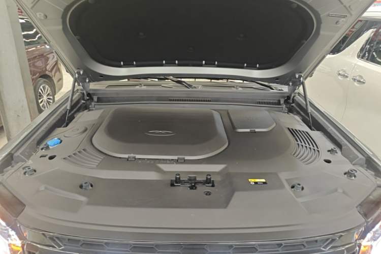 Used JETOUR Traveler 2023 2.0T All-Wheel Drive Conquer PRO Engine Bay