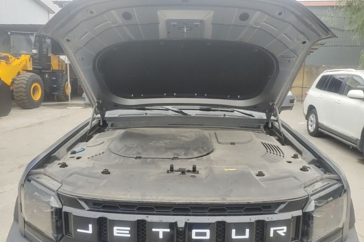 Used JETOUR Traveler 2023 2.0T All-Wheel Drive Conquer PRO Engine Bay