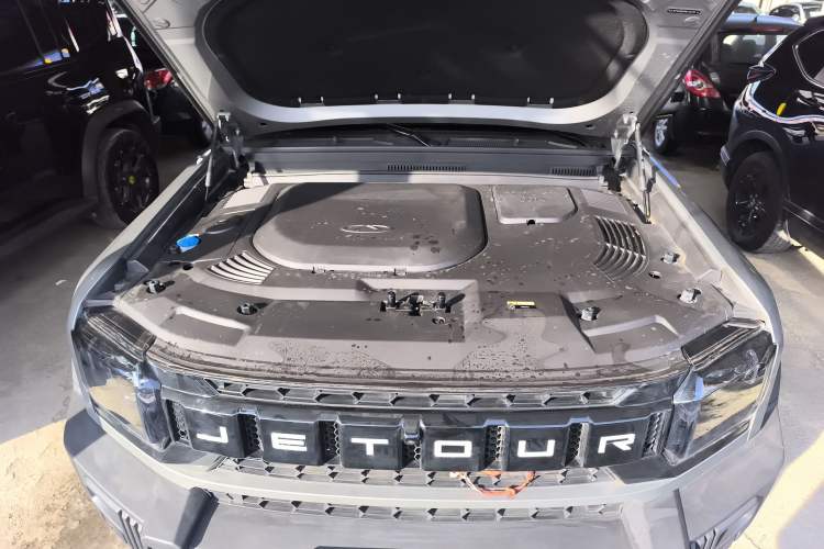 Used JETOUR Traveler 2023 2.0T All-Wheel-Drive CrossPRO Engine Bay