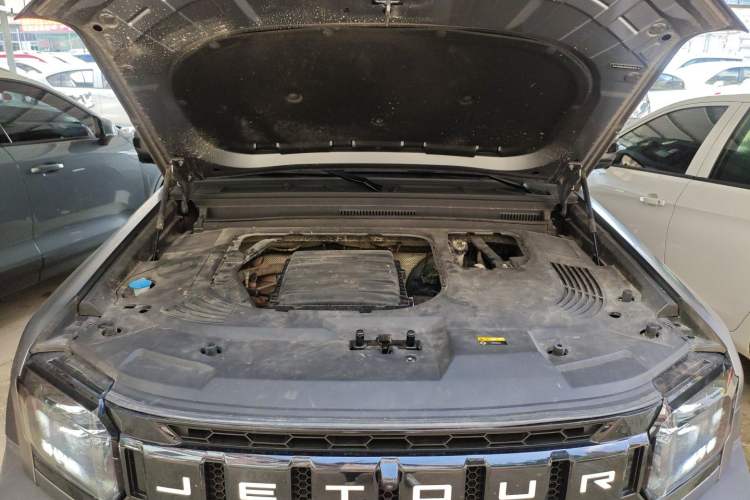 Used JETOUR Traveler 2023 2.0T All-Wheel-Drive CrossPRO Engine Bay