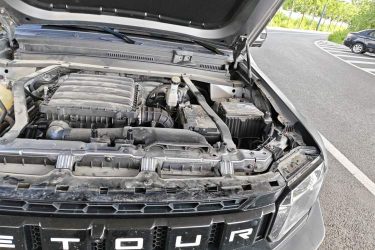 Used JETOUR Traveler 2023 2.0T All-Wheel-Drive CrossPRO Engine Bay Left