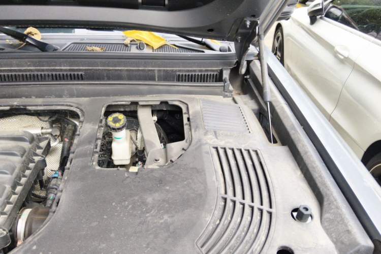 Used JETOUR Traveler 2023 1.5T Two-Wheel Drive Discovery PRO Engine Bay Left