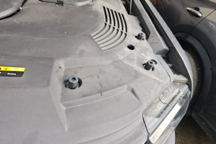 Used JETOUR Traveler 2023 1.5T Two-Wheel Drive Discovery PRO Engine Bay Left