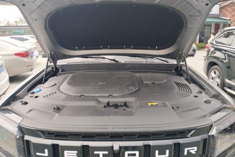 Used JETOUR Traveler 2023 2.0T Four-Wheel Drive Conqueror Engine Bay