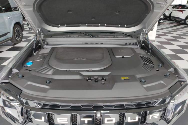 Used JETOUR Traveler 2023 2.0T All-Wheel-Drive CrossPRO Engine Bay
