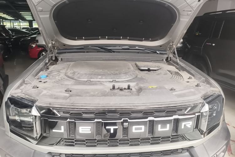 Used JETOUR Traveler 2023 2.0T All-Wheel-Drive CrossPRO Engine Bay