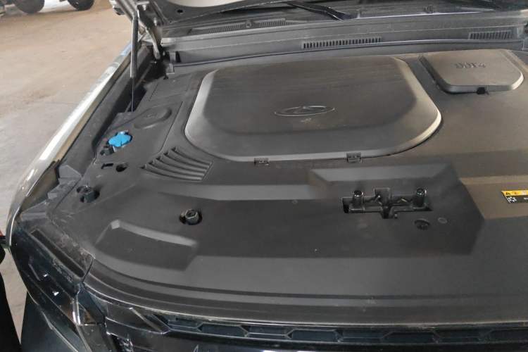 Used JETOUR Traveler 2023 2.0T All-Wheel-Drive CrossPRO Engine Bay Right