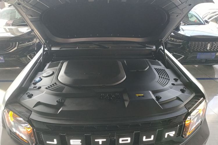 Used JETOUR Traveler 2023 2.0T All-Wheel-Drive CrossPRO Engine Bay