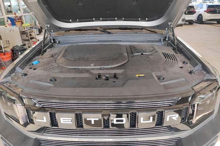Used JETOUR Traveler 2023 2.0T Four-Wheel Drive Conqueror Engine Bay