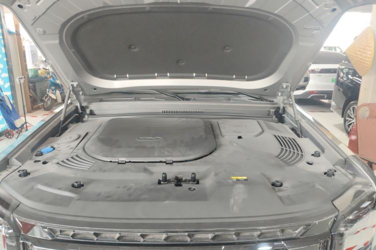 Used JETOUR Traveler 2023 2.0T All-Wheel-Drive Crosser Engine Bay