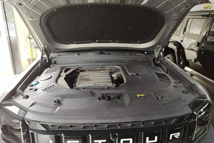 Used JETOUR Traveler 2023 2.0T All-Wheel Drive Conquer PRO Engine Bay