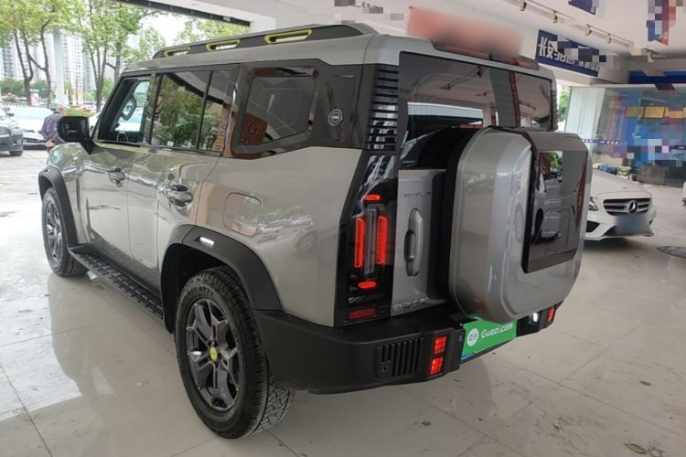 Used JETOUR Traveler 2023 2.0T All-Wheel-Drive CrossPRO Exterior 2