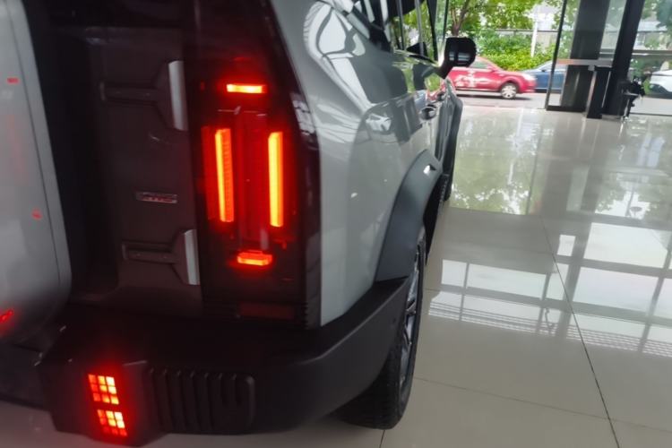 Used JETOUR Traveler 2023 2.0T All-Wheel Drive CrossPRO+ Exterior 3