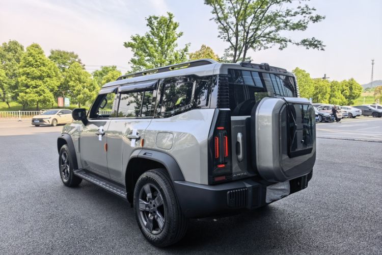 Used JETOUR Traveler 2023 1.5T Two-Wheel Drive Discovery PRO Exterior 4