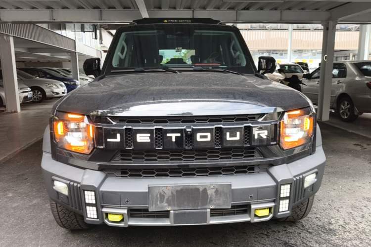 Used JETOUR Traveler 2023 2.0T Four-Wheel Drive Conqueror Front