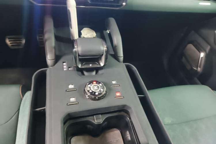 Used JETOUR Traveler 2023 2.0T All-Wheel-Drive CrossPRO Gear Lever