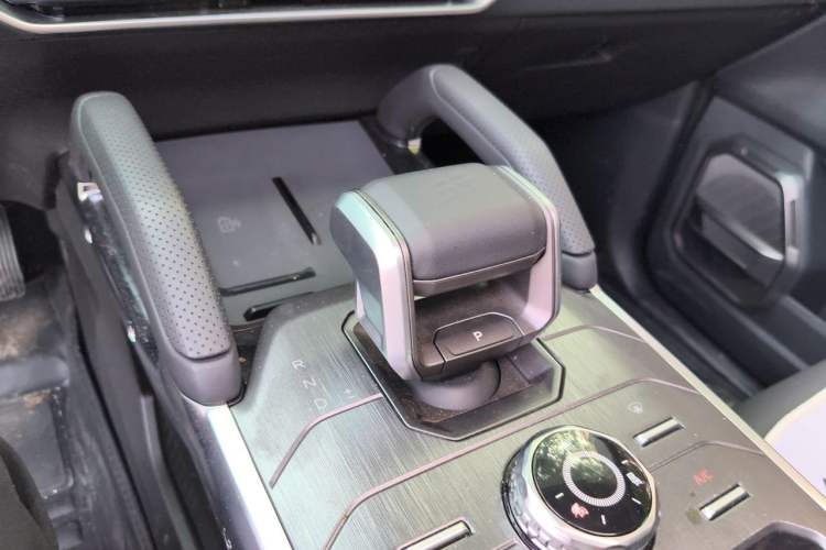 Used JETOUR Traveler 2023 1.5T Two-Wheel Drive Discovery PRO Gear Lever