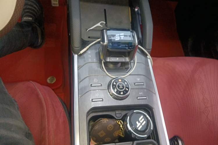 Used JETOUR Traveler 2023 2.0T Four-Wheel Drive Conqueror Gear Lever