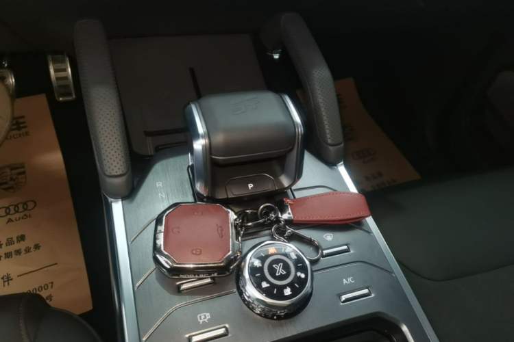 Used JETOUR Traveler 2023 2.0T All-Wheel-Drive CrossPRO Gear Lever