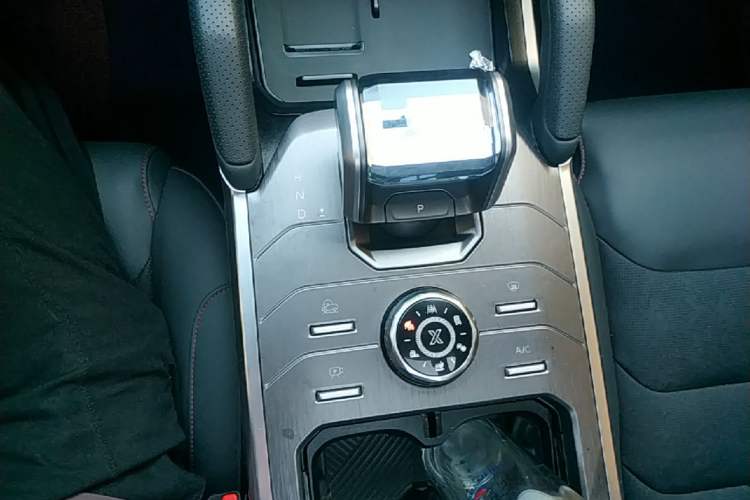 Used JETOUR Traveler 2023 2.0T All-Wheel Drive Conquer PRO Gear Lever