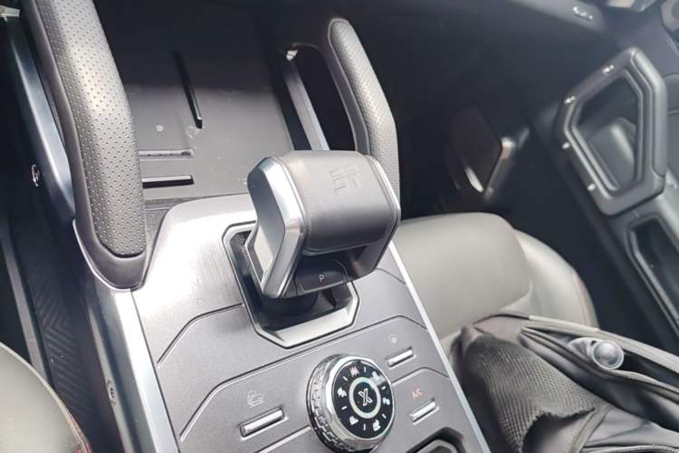 Used JETOUR Traveler 2023 2.0T All-Wheel-Drive CrossPRO Gear Lever