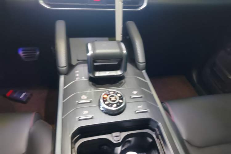 Used JETOUR Traveler 2023 2.0T All-Wheel Drive CrossPRO+ Gear Lever