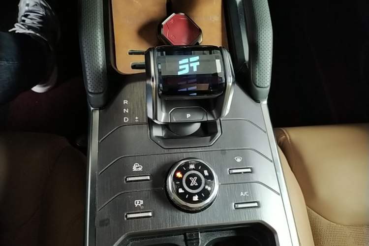 Used JETOUR Traveler 2023 2.0T All-Wheel Drive Conquer PRO Gear Lever