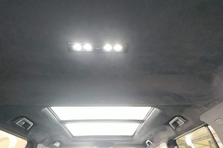 Used JETOUR Traveler 2023 2.0T All-Wheel Drive Conquer PRO Headliner
