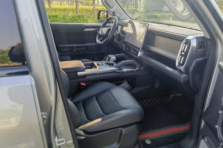 Used JETOUR Traveler 2023 2.0T All-Wheel-Drive Crosser Interior 2