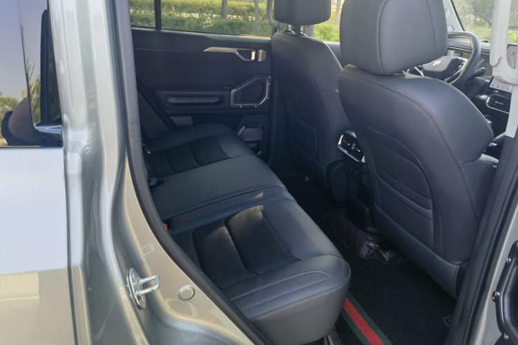 Used JETOUR Traveler 2023 2.0T All-Wheel-Drive Crosser Interior 3