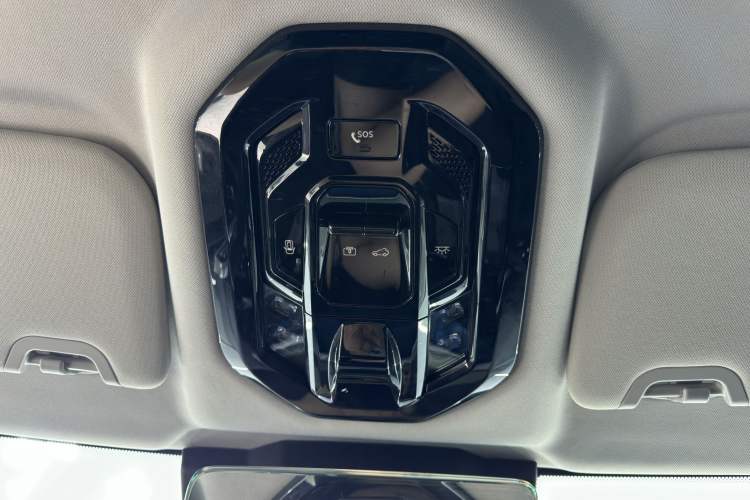 Used JETOUR Traveler 2023 2.0T All-Wheel-Drive CrossPRO Interior 4