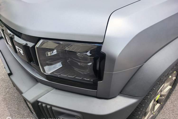 Used JETOUR Traveler 2023 2.0T Four-Wheel Drive Conqueror Left Front Headlight