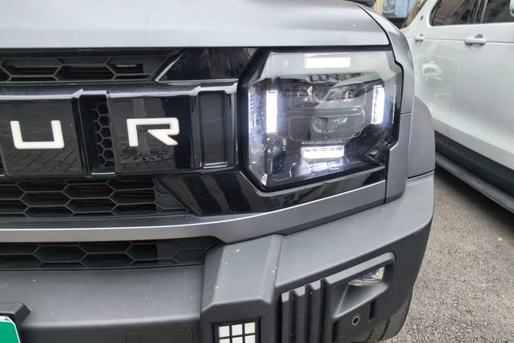 Used JETOUR Traveler 2023 2.0T All-Wheel-Drive CrossPRO Left Front Headlight