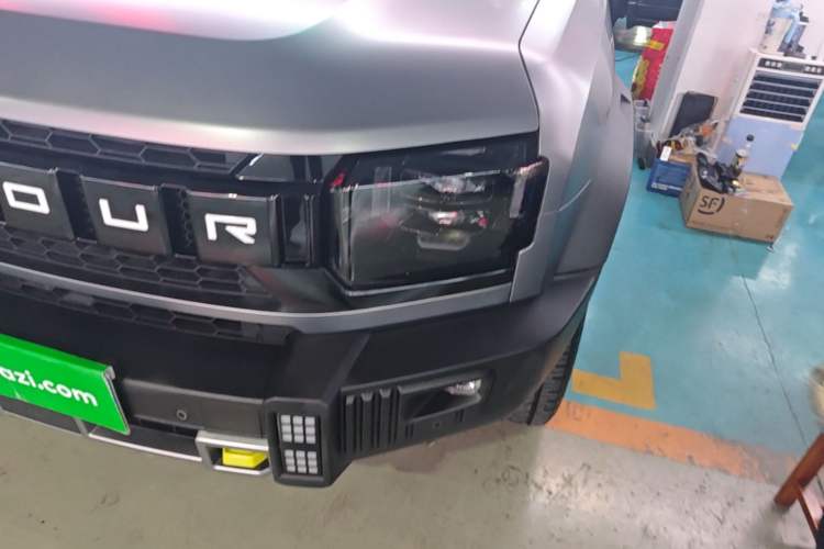 Used JETOUR Traveler 2023 2.0T Four-Wheel Drive Conqueror Left Front Headlight