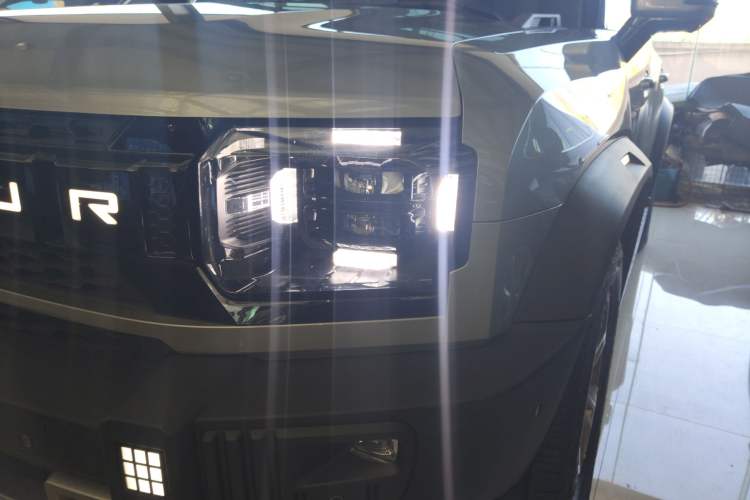 Used JETOUR Traveler 2023 2.0T All-Wheel Drive Conquer PRO Left Front Headlight